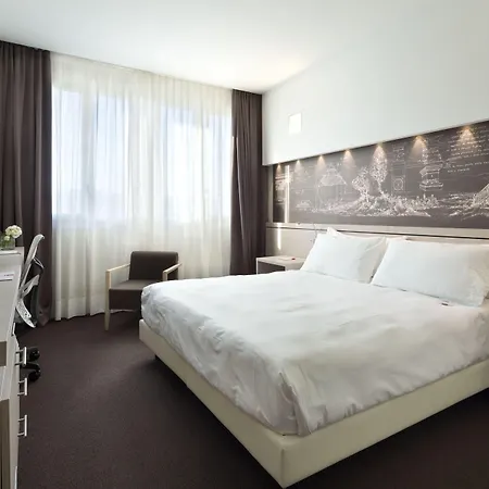 ホテル Bologna San Lazzaro 4*