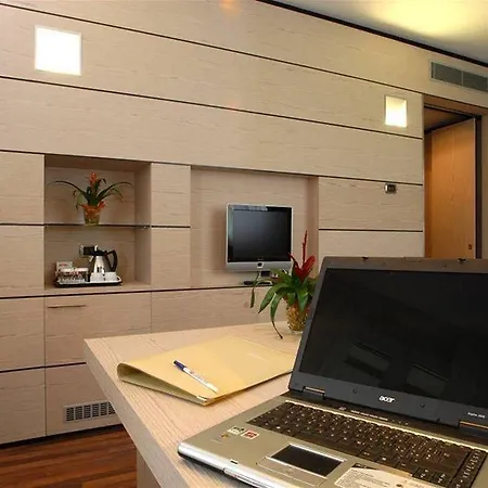 Bologna San Lazzaro Hotell